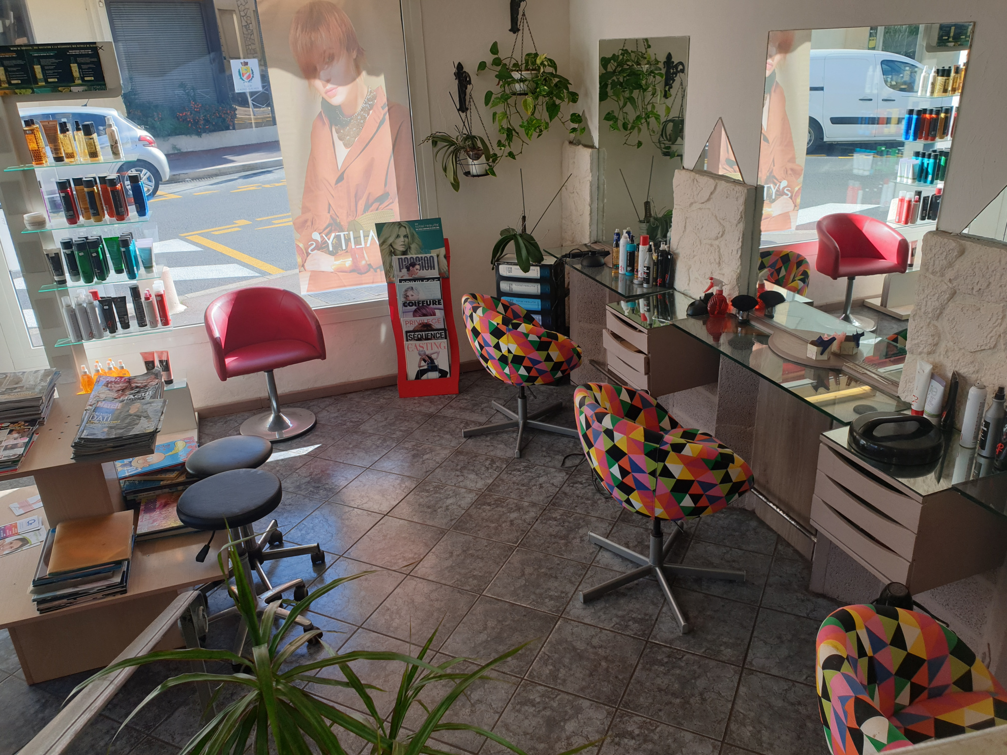 vente immobilier professionnel Beau salon de coiffure au centre de
